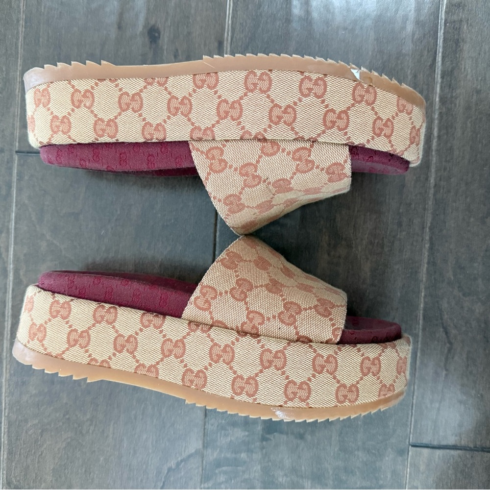 Gucci Beige and Burgundy Women's Sandals